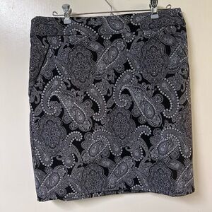 New The Limited Paisley Black White Skirt Size 12P Career Office Pockets